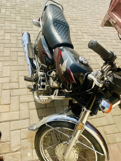 Honda 125 (Black) 23/24