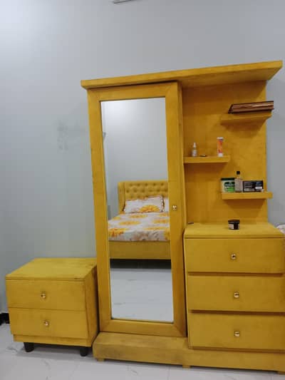 Queen size bed set with Coffee chairs and table