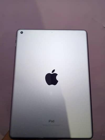 iPad 6th gen ( urgent need to sell )