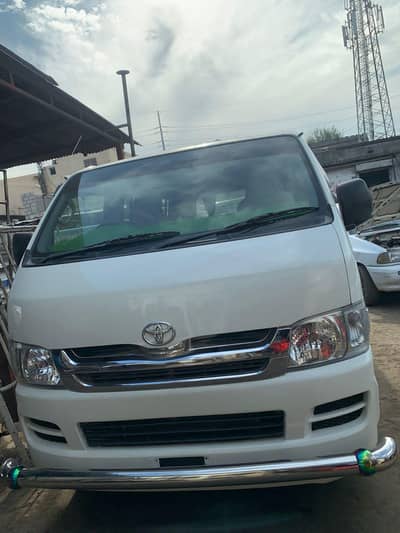 Toyota Hiace 200 baksa