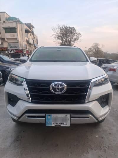 Toyota fortuner sigma 4 model 2021 reg 22 islamabad number