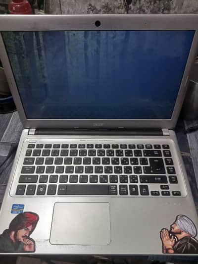 Acer laptop 3rd gen. 4gb 300gb