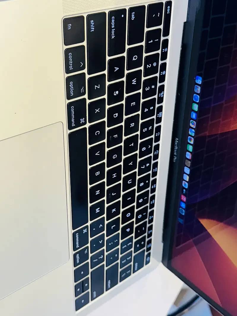 MAC PRO 2017 8GB / 256GB 2