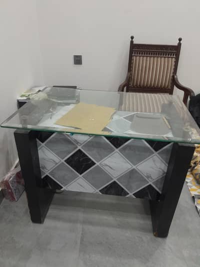 Office Table with speprate drawers  Table