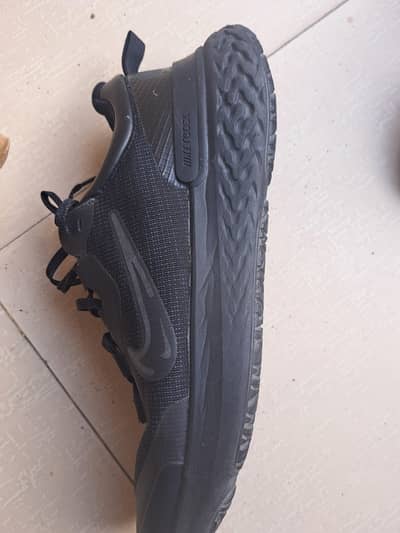 orignal Nike react waterproof  Size UK 9.5