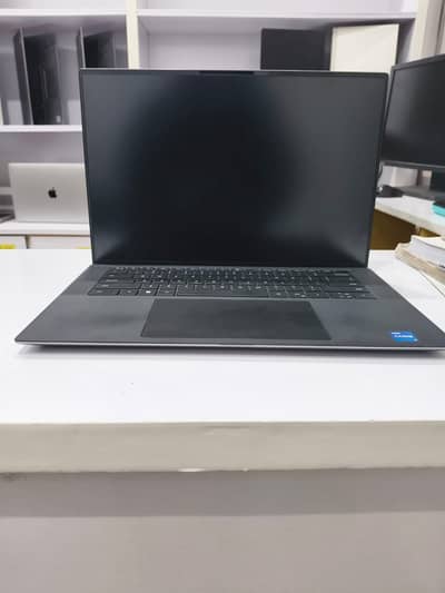 Dell Precision 5560 | 16 GB | 512 SDD | 4GB Nvidia Graphic Card