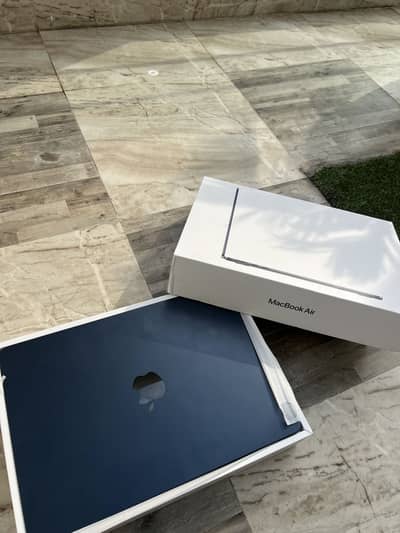 Macbook Air M2 urjent sale
