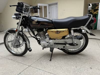 Honda CG 125 2024 Golden Edition