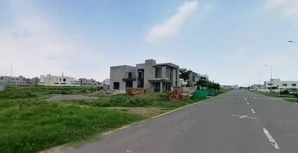 1 Kanal Near Park And Dp Pole Clear Residential Plot 988 For Sale In DHA Phase 8 Block V