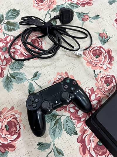 Ps4 slim 1Tb + orignal controller
