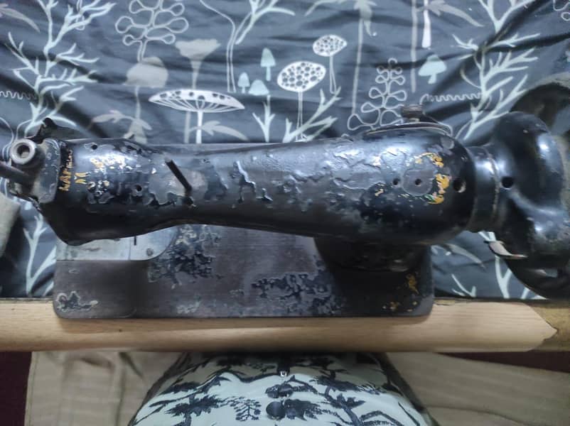 sewing Old Machine 2