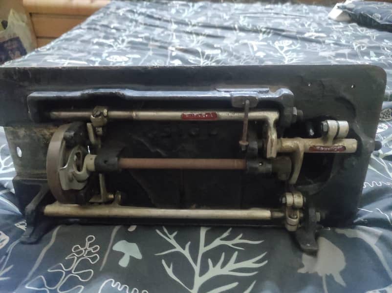 sewing Old Machine 3