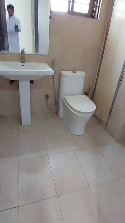 3 Bed Room Apartments For Rental in Askari 11