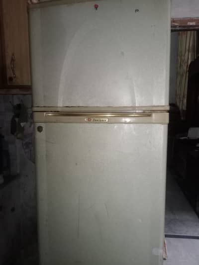 Dawlance Medium Size Refrigerator - Condition 9/10 - All OK
