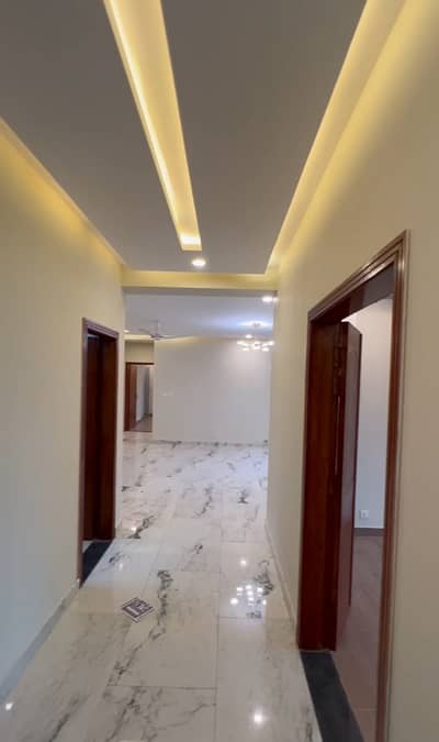 Gournd Floor 3 Bed Room Apartments For Rent in Askari 11