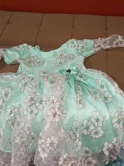 Bhot piyare frok hai 1 he dafa pehni hain