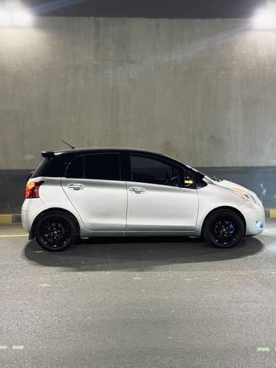 Toyota vitz B intelligent package