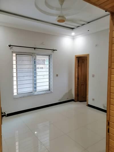 House For Rent in G-13 (4 Marla)