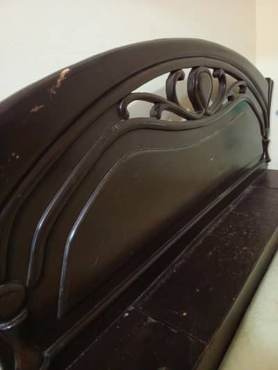 Queen size bed for sell with mattress