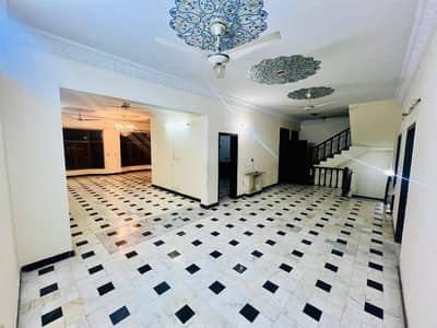 Upper Portion for Rent in I-8 Islamabad/House Portion for Rent in I-8/Residential Portion for Rent I-8/Family Portion for Rent in I-8/I-8 Islamabad Upper Portion Rent