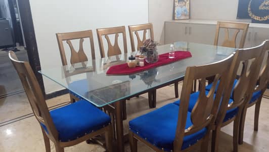 beautiful 8 seater dining table