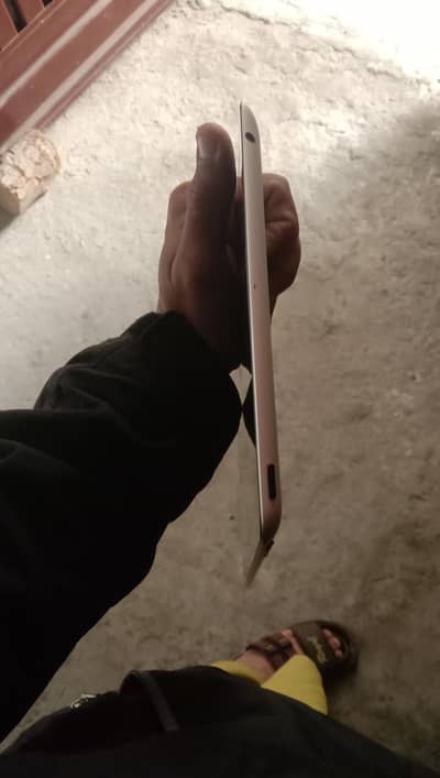 im selling ipad 16gb room datacable sath ha