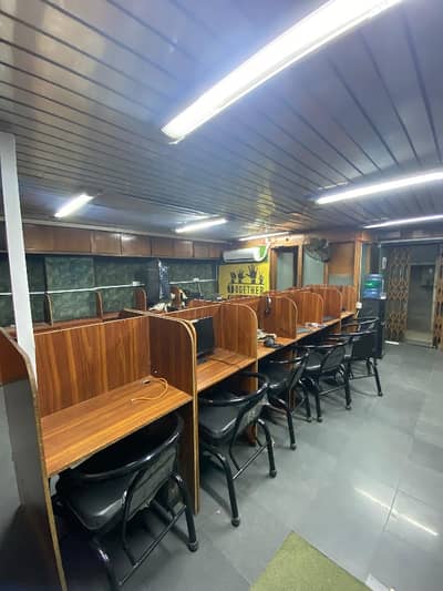 950 Square Feet Office In Gulshan-e-Iqbal Town For rent At Good Location