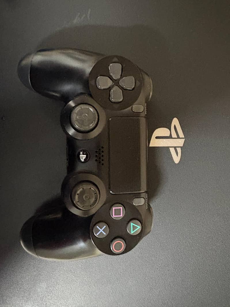 PS4 PRO 1TB 6