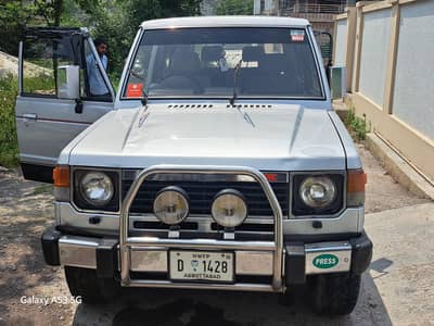 mitsubishi3 door pajero