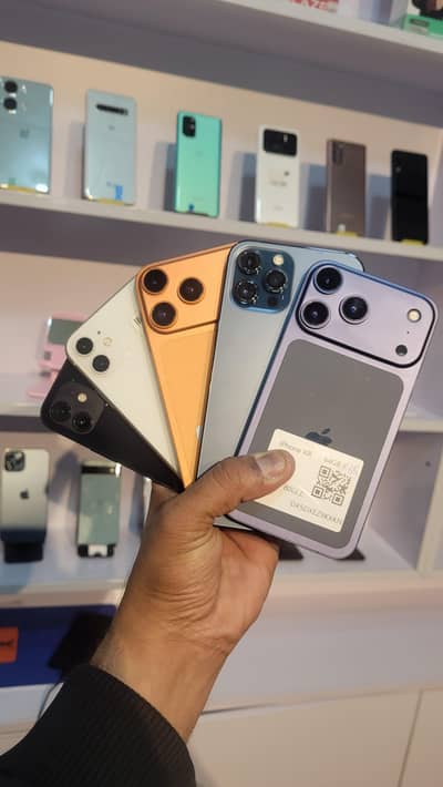 Iphone 11 64gb. iphone 12. iphone 12 pro max  iphone Xr convert 17 Pro