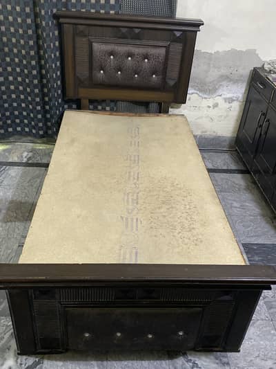 Single bed condition 10/8.5 wooden
