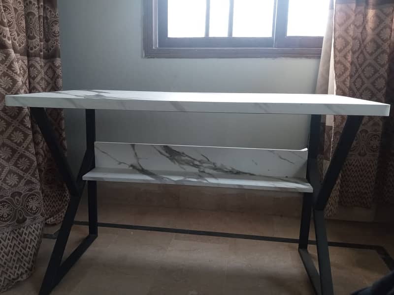 Computer Table new 0