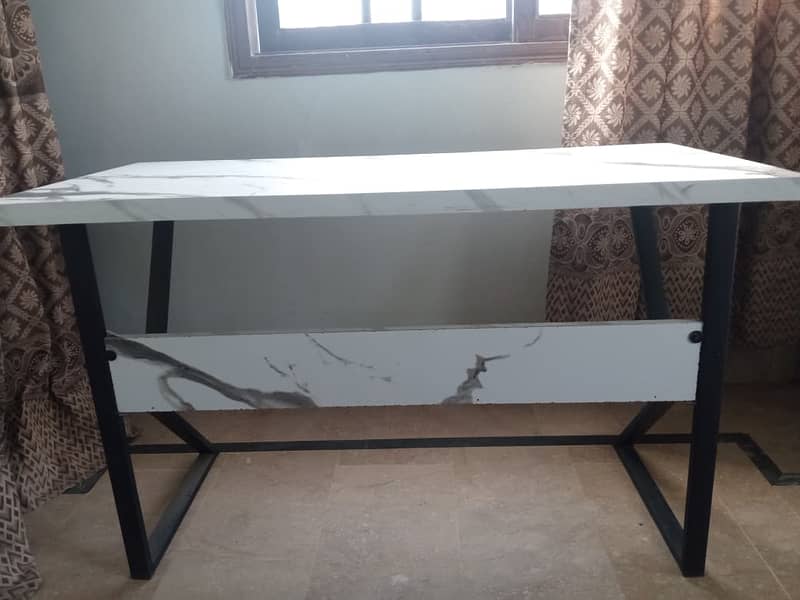 Computer Table new 3