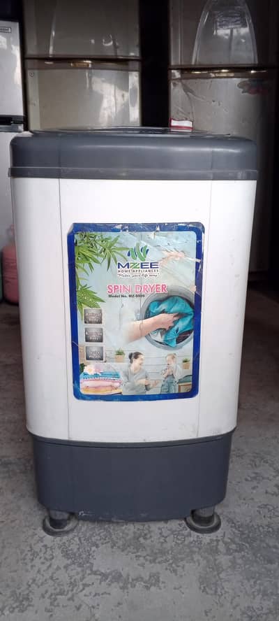 Mzee . mz9909 spinner dryer total no repair jenune working condition.