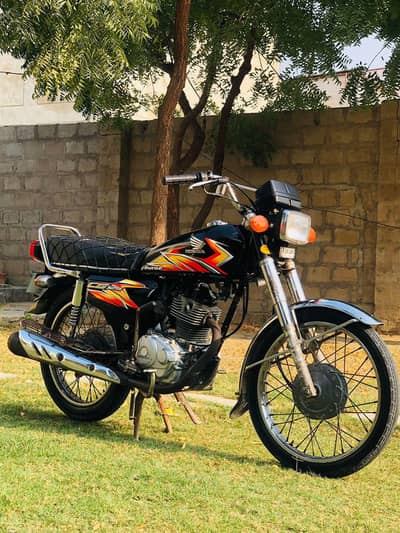 Honda CG125 black colour 2021 model