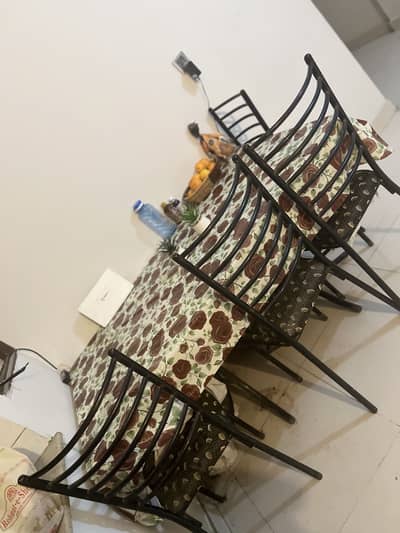 Sale dinning table for 6 person but chairs  is 4 n sale my sofa
