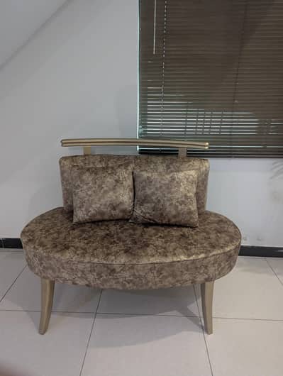 Brand new Round chair