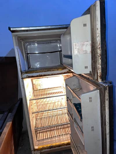 medium size refrigerator Dawlance