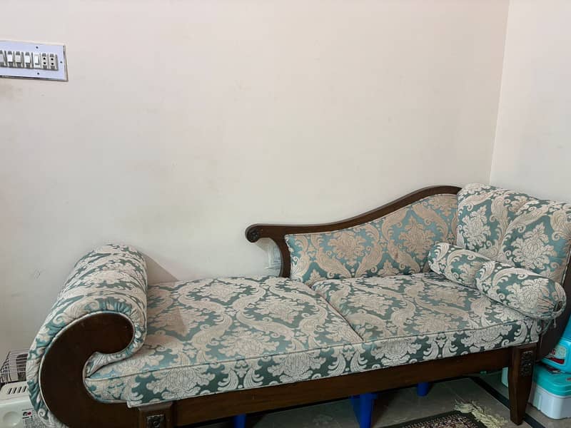 Dewan sofa 1