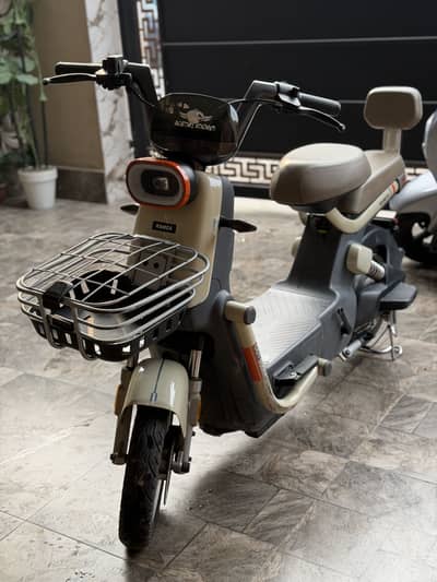 Scooty new Asia brand new only 2 months use