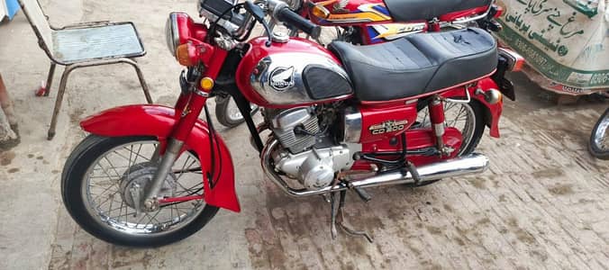 first hand bike all ok condition new tyre suspension all ok