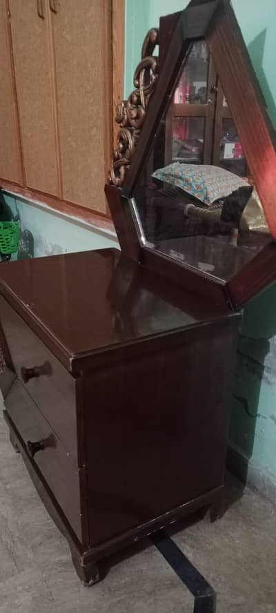 bed side 2 box and doul side marar makeup