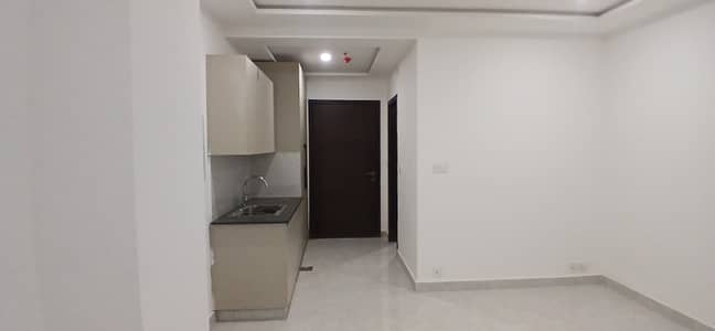 Studio Apartment Luxury For Sale In (Gulberg 3) Best For Living And Investment!