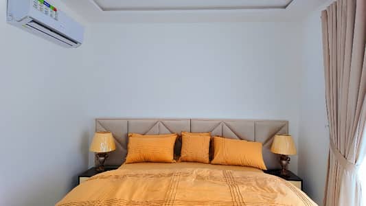 Luxury Studio Apartment For Sale In (Gulberg 3) Best For Living And Investment!