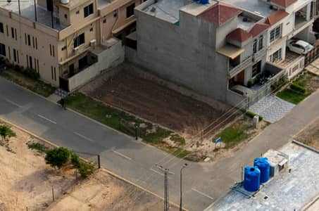 A Prime Location Residential Plot Of 5 Marla In Lahore