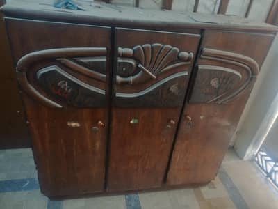 3 door almaari urgent sale