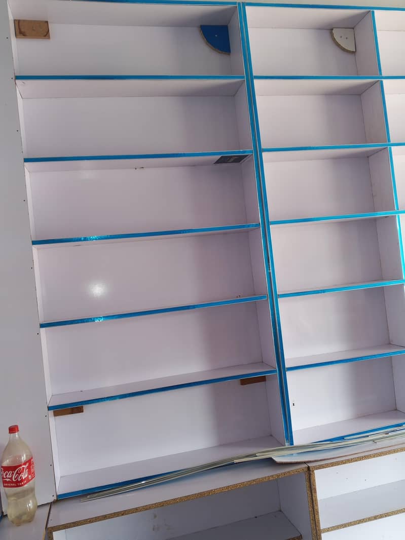 میڈیکل سٹور الماری 3