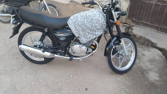 suzuki GS 150 As A Brand new bike only 700 km chli ha geniue reading h