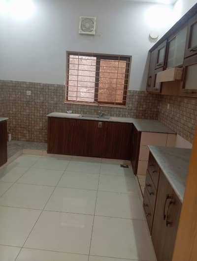 5 Marla upper portion with Gas