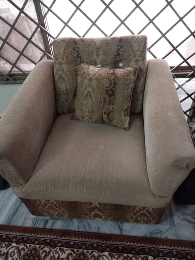 5 seater sofa in very good condition